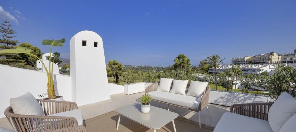 3 bedrooms Penthouse in Marbella, Spain No. 141131 2