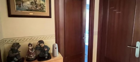 4 bedrooms Apartment in Logrono, Spain No. 184488 3