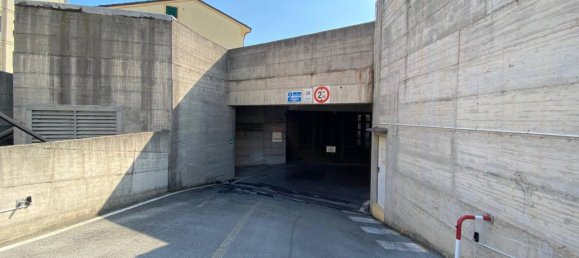 1 room Garage in Loano, Italy No. 227404 8