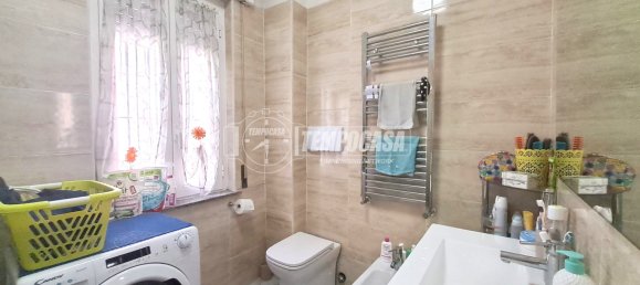 Apartamento de 2 habitaciónes en Nova Milanese, Italy No. 305123 2