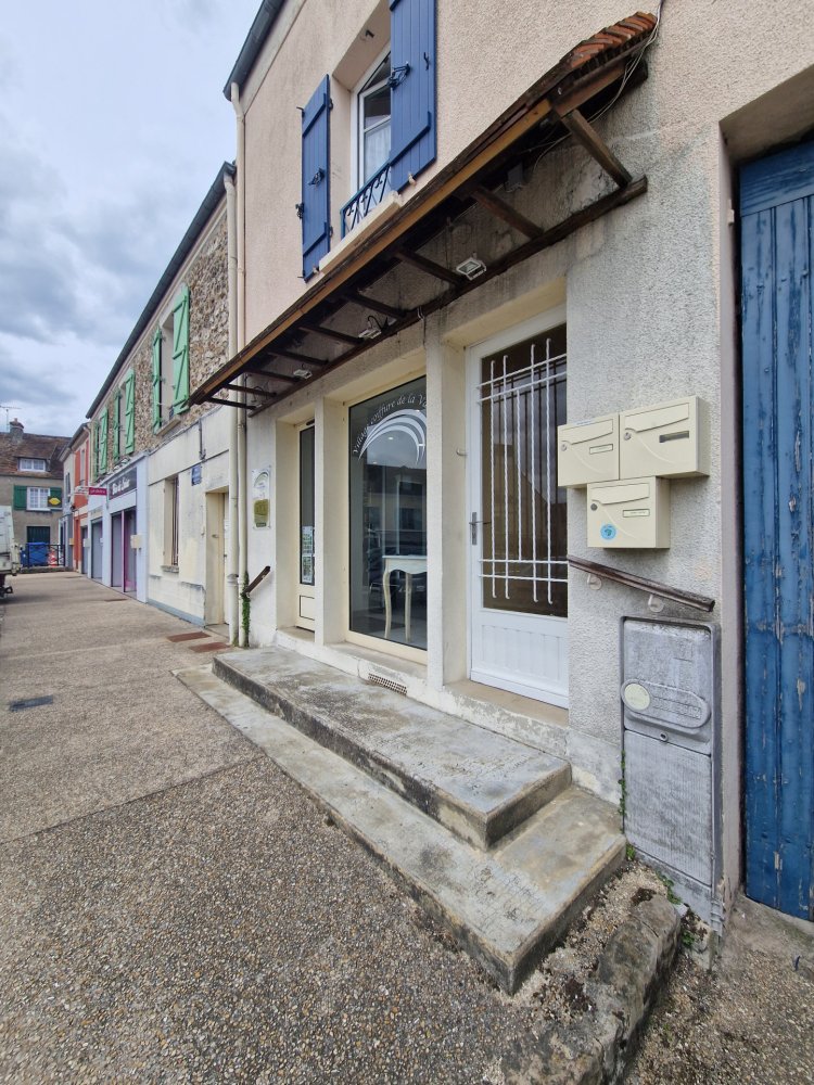 Edificio de 7 habitaciónes en Cernay-la-Ville, France No. 173328