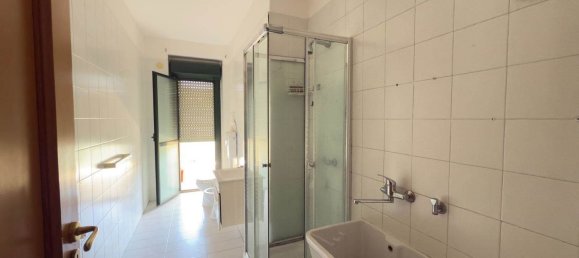 4غرفة شقة في Caserta, Italy رقم 6163 2