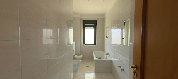 4غرفة شقة في Caserta, Italy رقم 6163 25