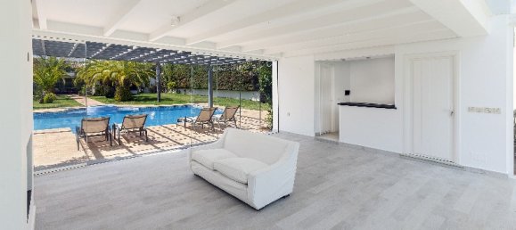 6 bedrooms Villa in Marbella, Spain No. 45669 18