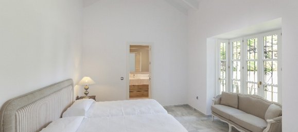 6 bedrooms Villa in Marbella, Spain No. 45669 7