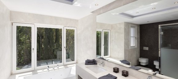 6 bedrooms Villa in Marbella, Spain No. 45669 8