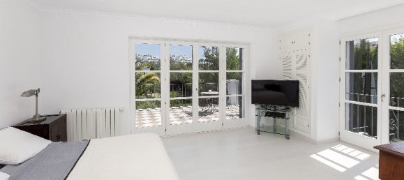 6 bedrooms Villa in Marbella, Spain No. 45669 4