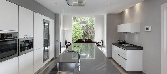 6 bedrooms Villa in Marbella, Spain No. 45669 14