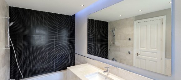 6 bedrooms Villa in Marbella, Spain No. 45669 16