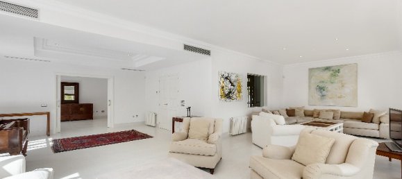 6 bedrooms Villa in Marbella, Spain No. 45669 6