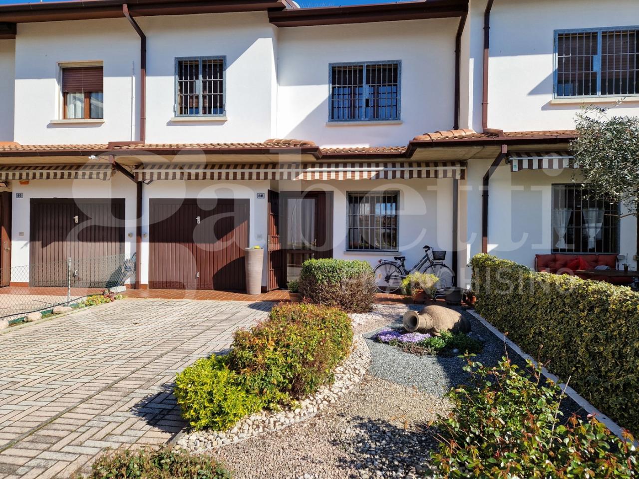 5 rooms House in Malalbergo, Italy No. 40450