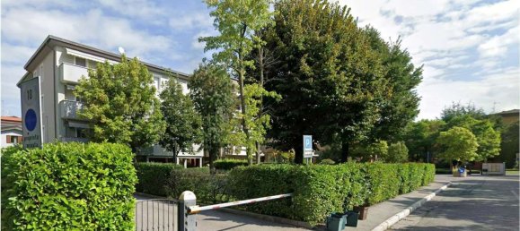 Apartamento de 4 dormitorios en Montichiari, Italy No. 364297 4