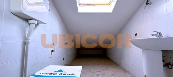 6-salle Appartement à Albignasego, Italy No. 35998 12