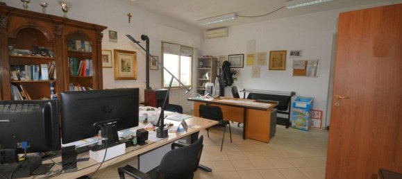 12غرفة مستودع في Lucca, Italy رقم 85068 11