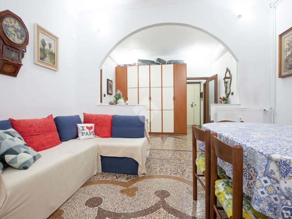 4 bedrooms Apartment in Genoa, Italy No. 386011