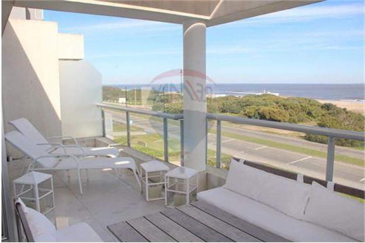 2 bedrooms Apartment in Punta del Este, Uruguay No. 4031