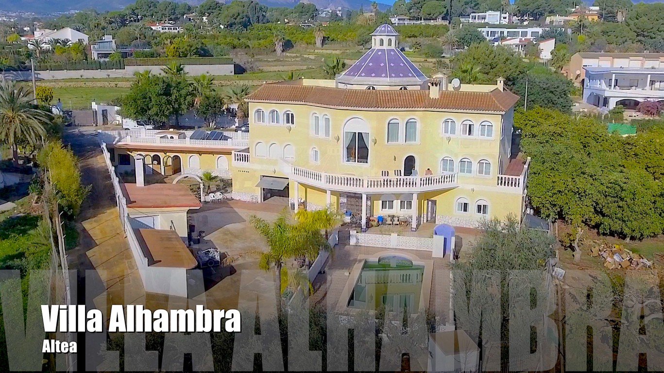 8 bedrooms Villa in Altea, Spain No. 3611