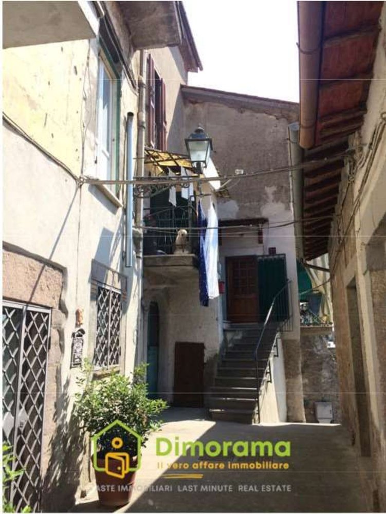 Estudio en Soriano nel Cimino, Italy No. 203948