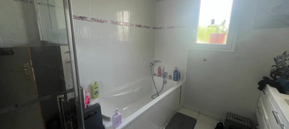 Casa de 3 dormitorios en Saint-Jean-de-Liversay, France No. 357407 5