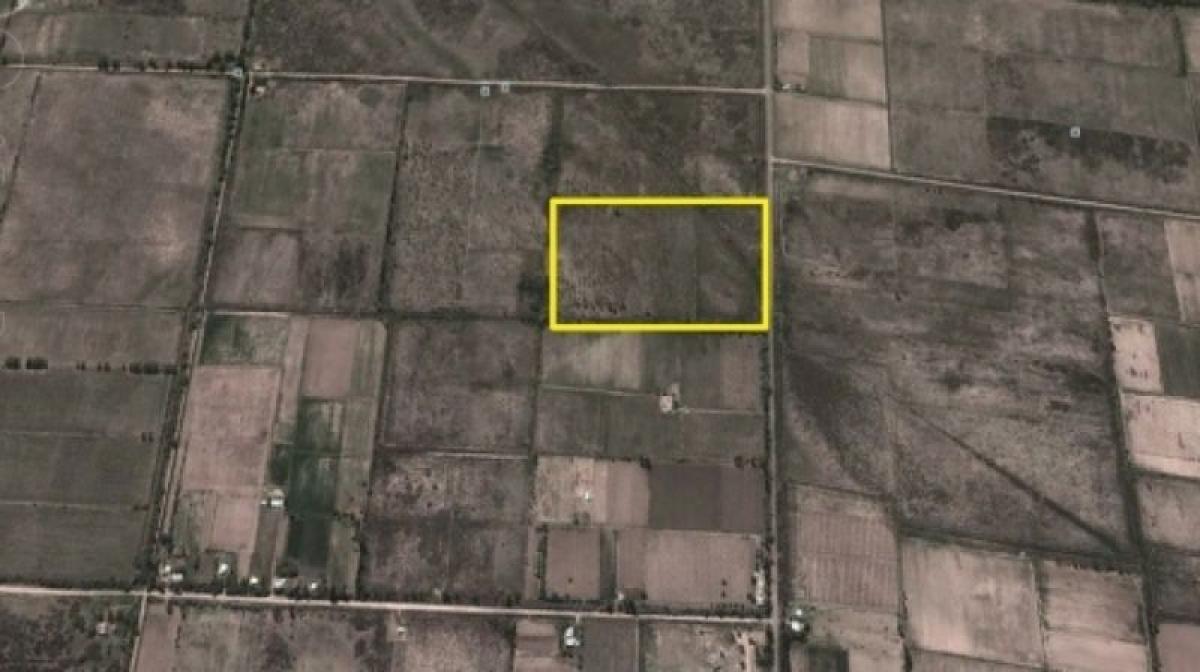 100000m² Commercial property in Mendoza, Argentina No. 23644