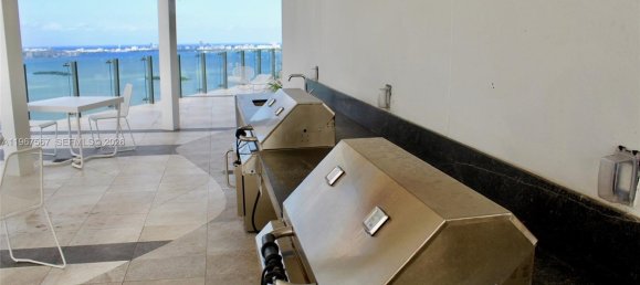 1 dormitorio propiedad comercial en venta en Miami, Miami-Dade, Florida, USA № 614417 23