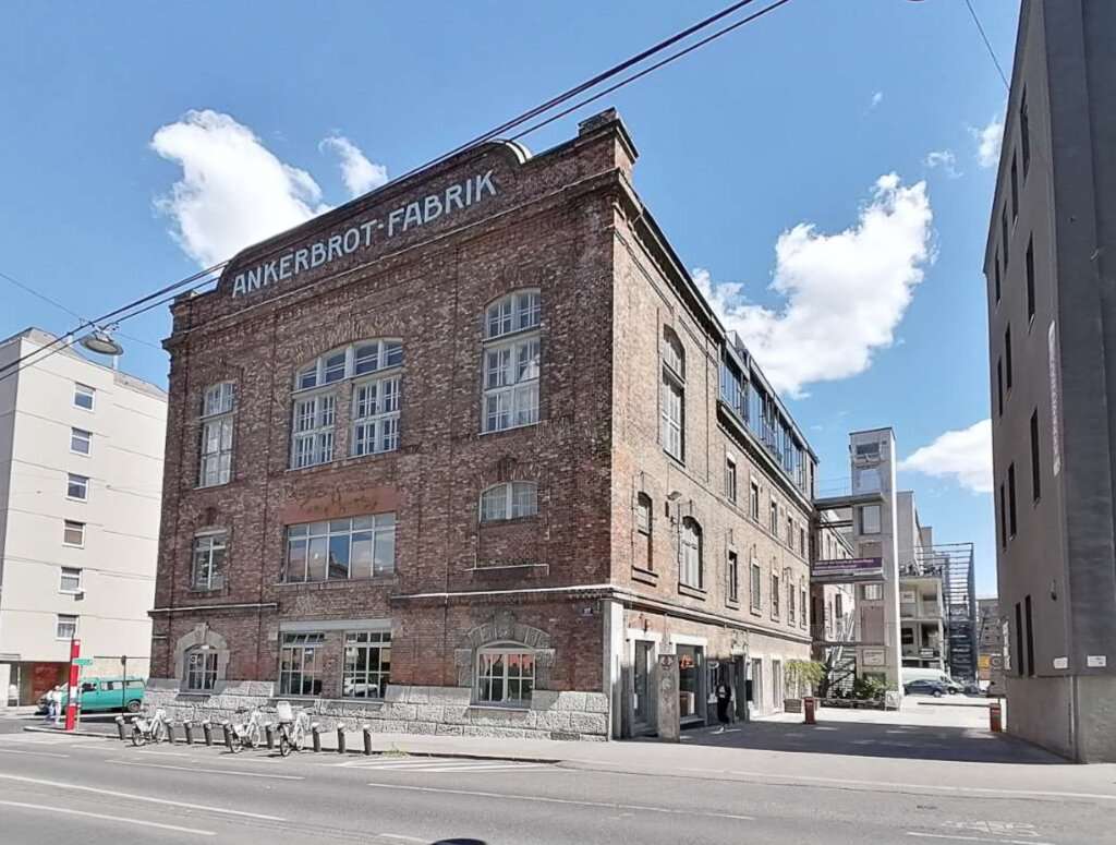 1 room Office in Favoriten, Austria No. 41411