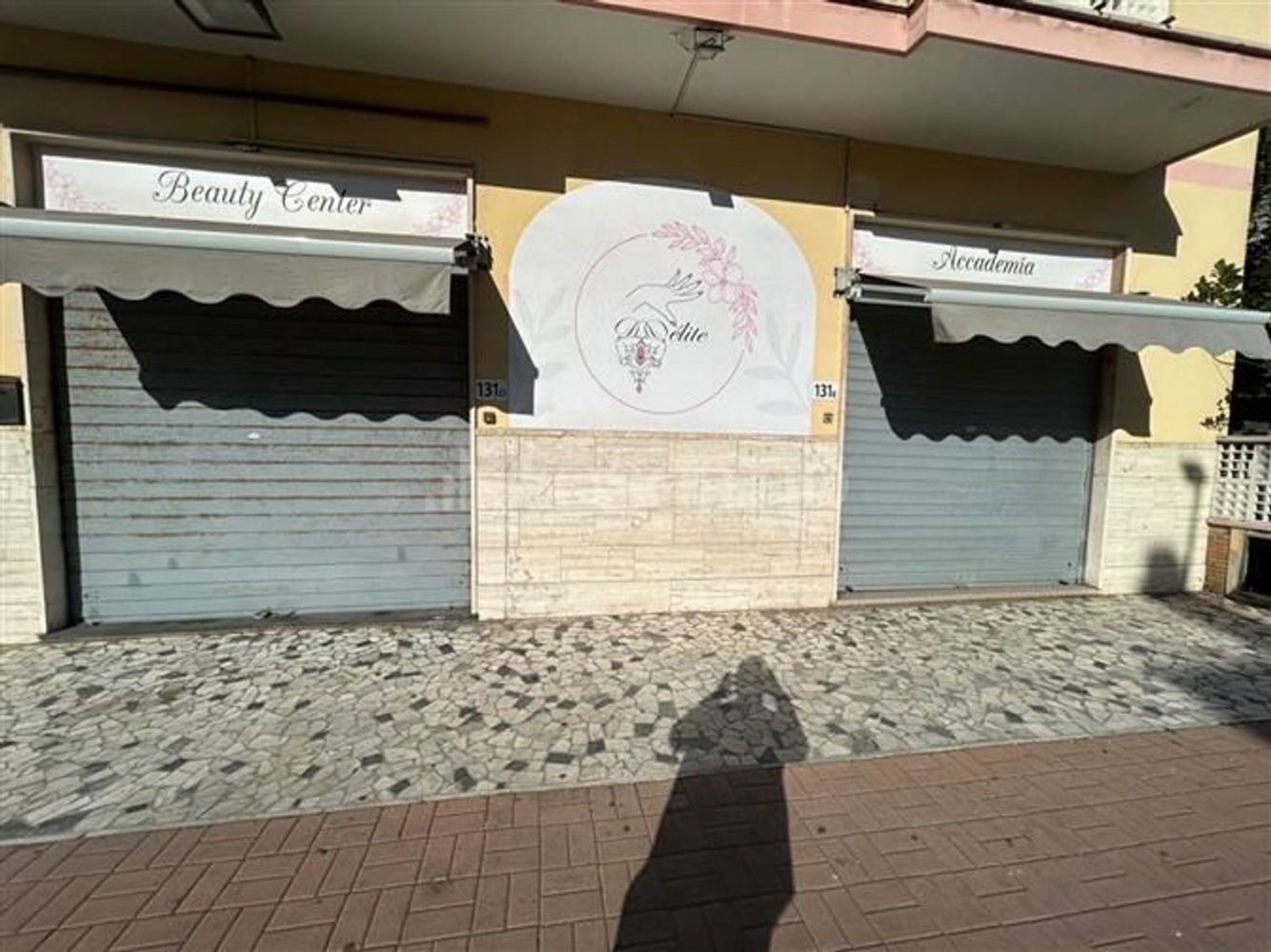 70m² Commercial property in Fiumicino, Italy No. 283455