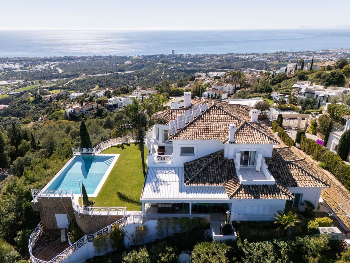 6 bedrooms Villa in Marbella, Spain No. 61290