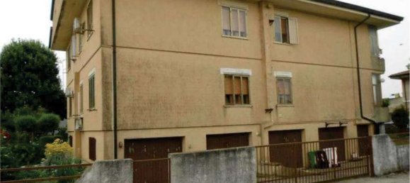 Apartamento de 4 habitaciónes en Lendinara, Italy No. 54429 5