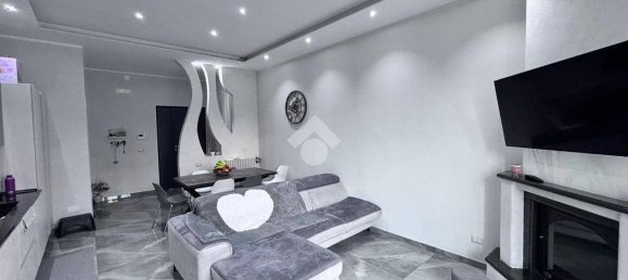 6 غرف نوم فيلا في Casandrino, Italy رقم 80578 4