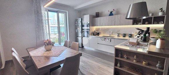 6 غرف نوم فيلا في Casandrino, Italy رقم 80578 21