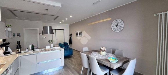 6 غرف نوم فيلا في Casandrino, Italy رقم 80578 37