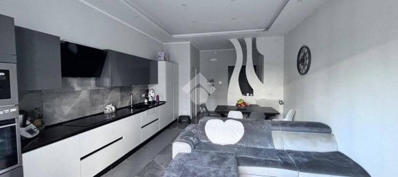 6 غرف نوم فيلا في Casandrino, Italy رقم 80578 45