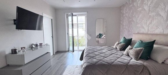 6 غرف نوم فيلا في Casandrino, Italy رقم 80578 19