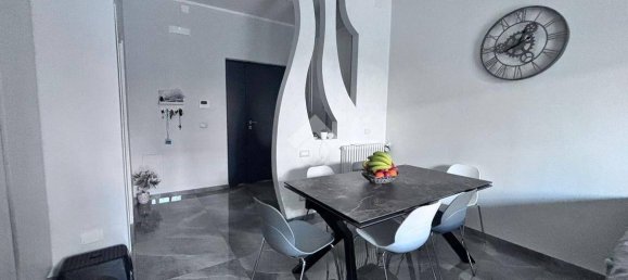 6 غرف نوم فيلا في Casandrino, Italy رقم 80578 33