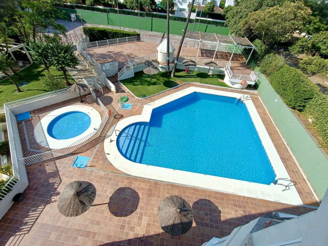 Apartamento de 4 dormitorios en Jerez de la Frontera, Spain No. 157723