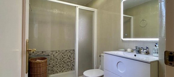 Apartamento de 4 dormitorios en Jerez de la Frontera, Spain No. 157723 17