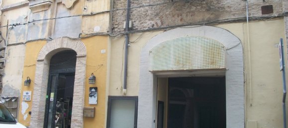 Gewerbliche Immobilie in Lanciano, Italy 45m², Nr. 263911 26