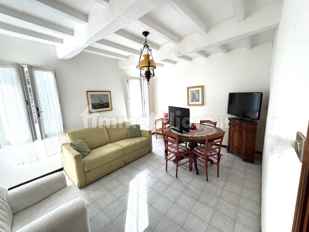 2 Schlafzimmer Haus in Casina, Italy, Nr. 327516