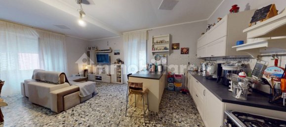 3 chambres Appartement à Casalnuovo di Napoli, Italy No. 191784 5