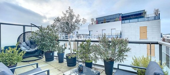 Dúplex de 3 dormitorios en Saint-Cyr-l'Ecole, France No. 165840 6