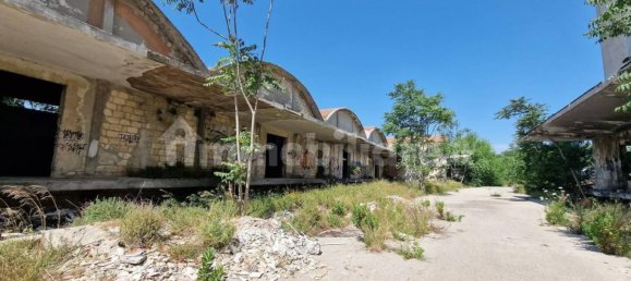 Terreno en Foggia, Italy 52907 m² No. 322067 2