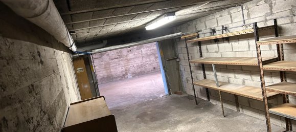  Garage in Saint-Etienne, France No. 323182 3