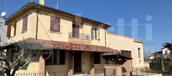 5غرفة منزل في Solarolo, Italy رقم 139694 4