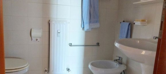 3 rooms Apartment in Rome, Italy No. 205794 15