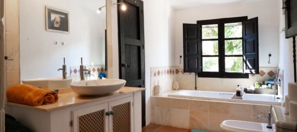 4 bedrooms House in Casares, Spain No. 139003 12