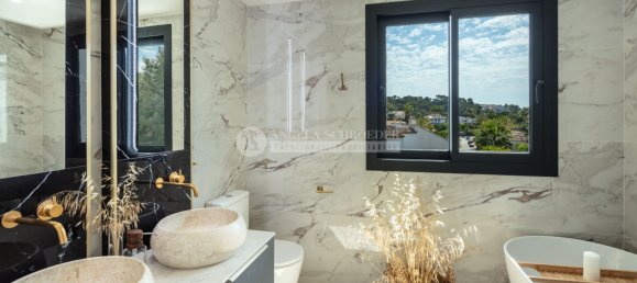 4 bedrooms Villa in Marbella, Spain No. 112799 5