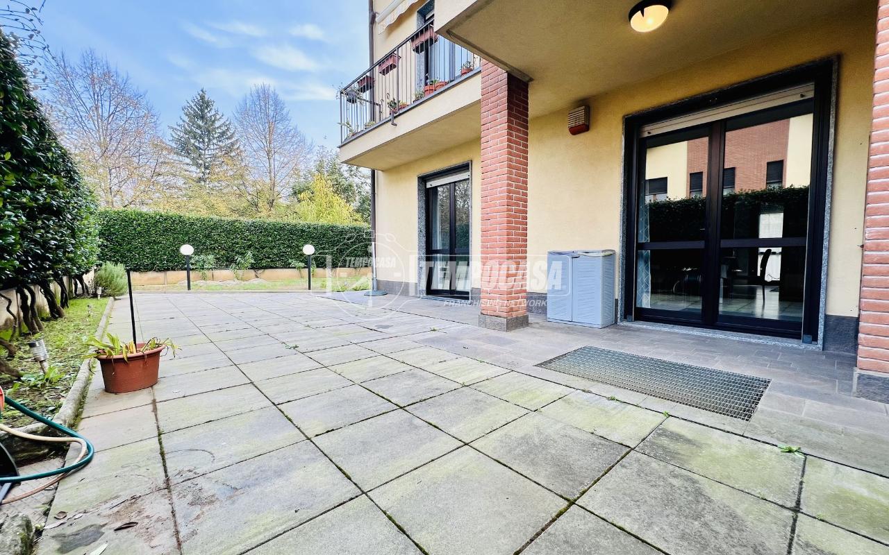 3-salle Appartement à Lonate Pozzolo, Italy No. 126504