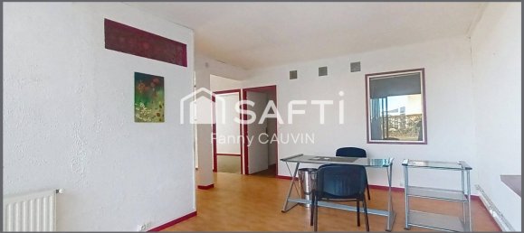 553m² Building in Bresles, France No. 52042 11