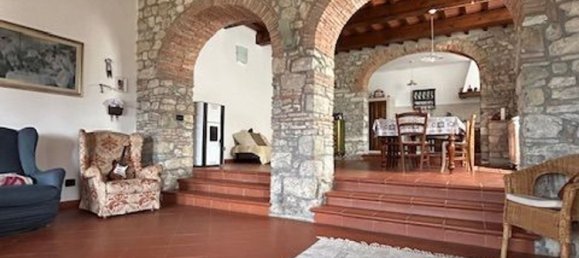 4 rooms House in Calenzano, Italy No. 174411 8